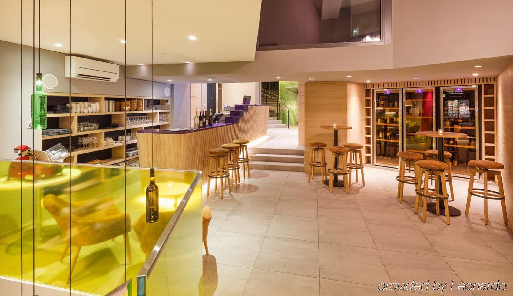 Swiss Wine By Fassbind Hotel